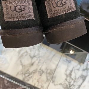 UGG sweater boots size 7. As is.